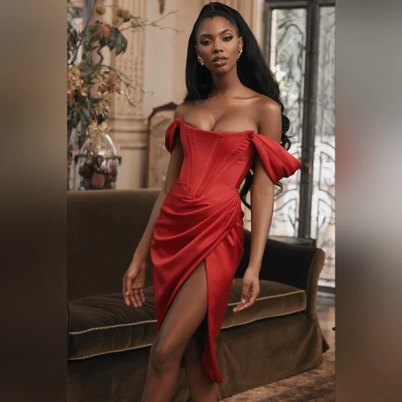 Red 'Loretta' House of CB-XS - Picture 1 of 14